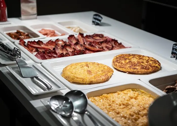 Отель Catalonia Gran Via Бильбао