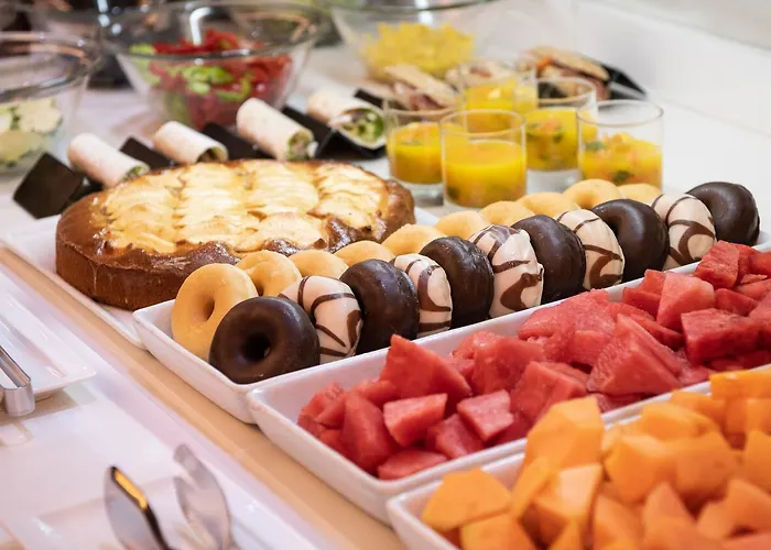 Отель Catalonia Gran Via