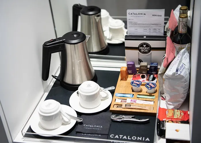 Отель Catalonia Gran Via 4*