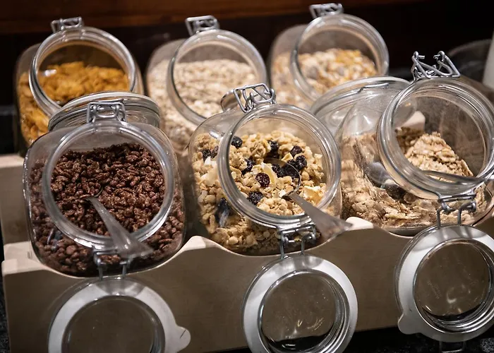 Catalonia Gran Via Отель