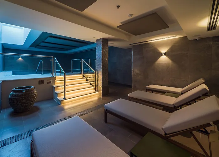 Catalonia Gran Via Готель Більбао