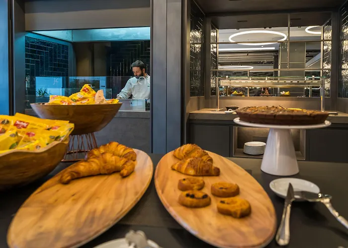 Готель Catalonia Gran Via Більбао