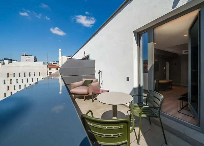 Catalonia Gran Via Готель Більбао