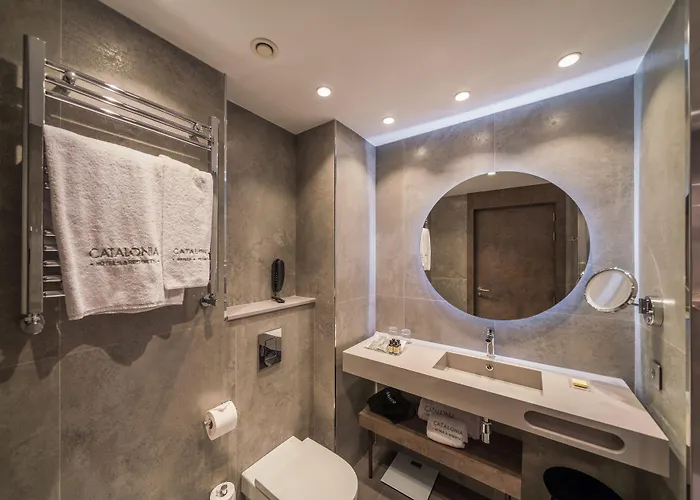 Отель Catalonia Gran Via