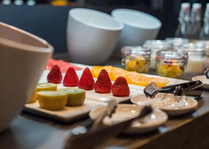 Catalonia Gran Via Готель 4*