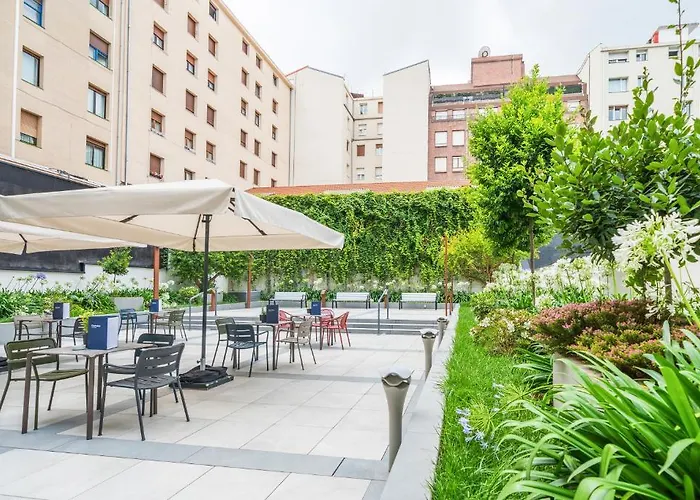 Catalonia Gran Via Готель