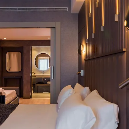 Готель Catalonia Gran Via 4*
