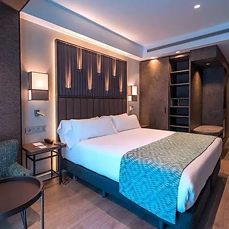 Hotel Catalonia Gran Via 4*