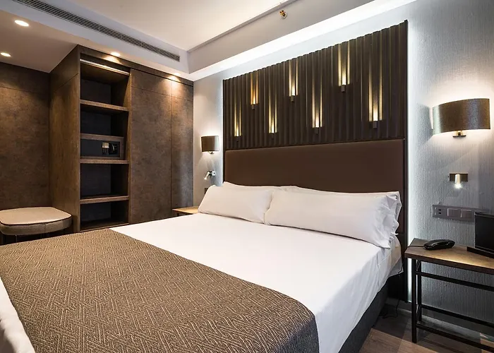 Hotel Catalonia Gran Via 4*