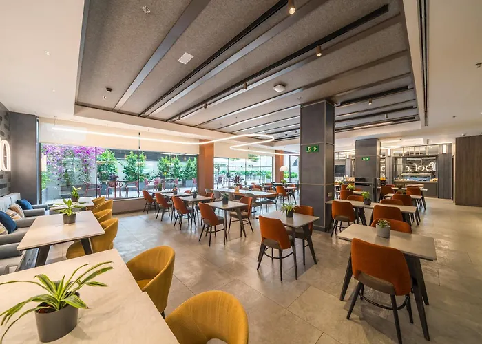 Otel Catalonia Gran Via 4*