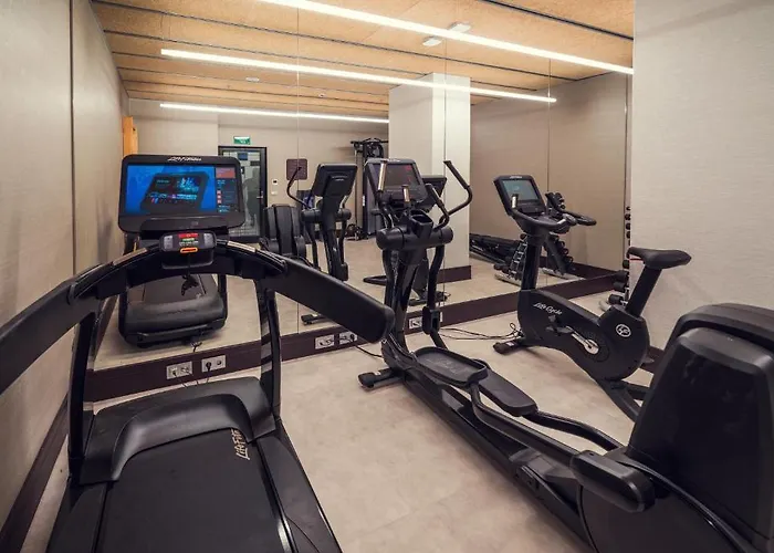 Catalonia Gran Via 4* ビルバオ