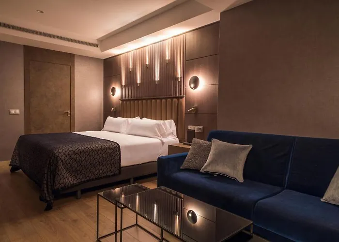 Catalonia Gran Via 4* ビルバオ