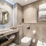 Catalonia Gran Via מלון 4*
