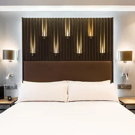 Отель Catalonia Gran Via 4*